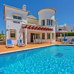 Villa Susana By *